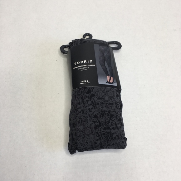 Torrid Black Lace Pattern Skull Print Leggings - Picture 2 of 6